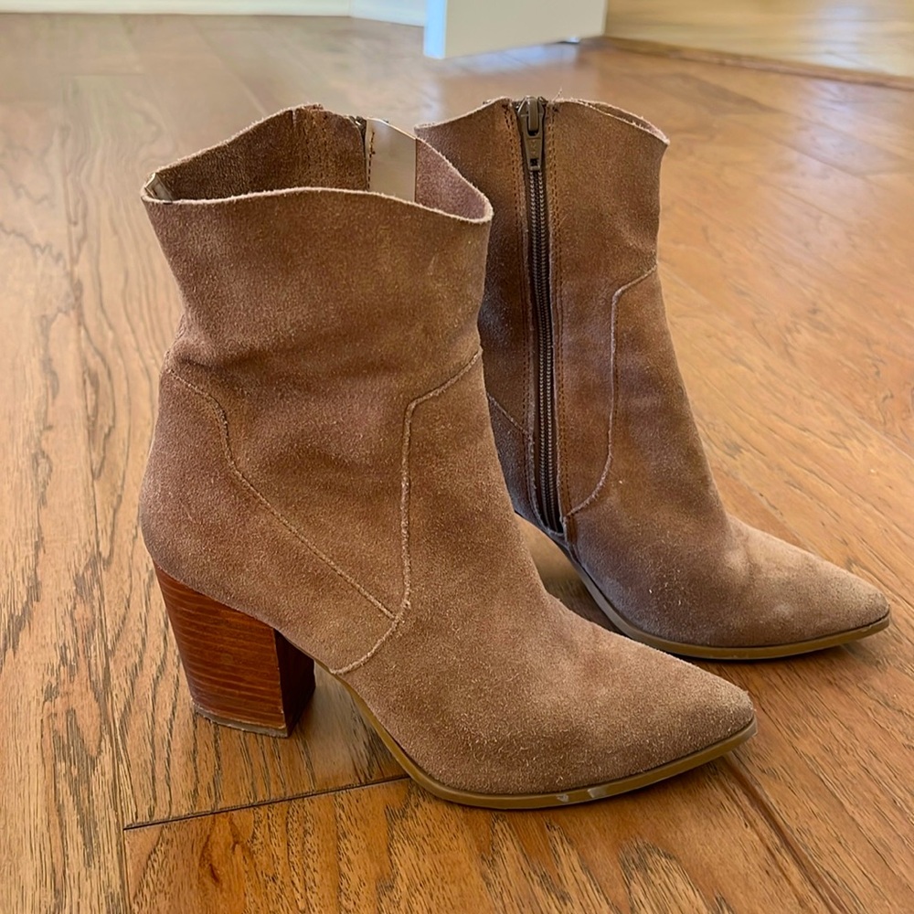 Steve Madden tan block heel bootie